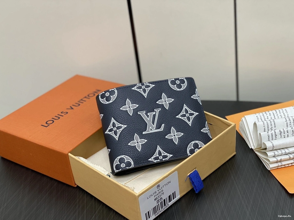 MULTIPLE WALLET-11.5*9*1.5cm LOUIS VUITTON 0214